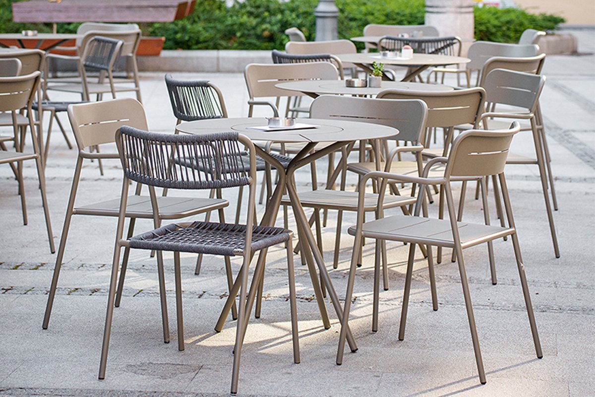 Bianca chairs outside