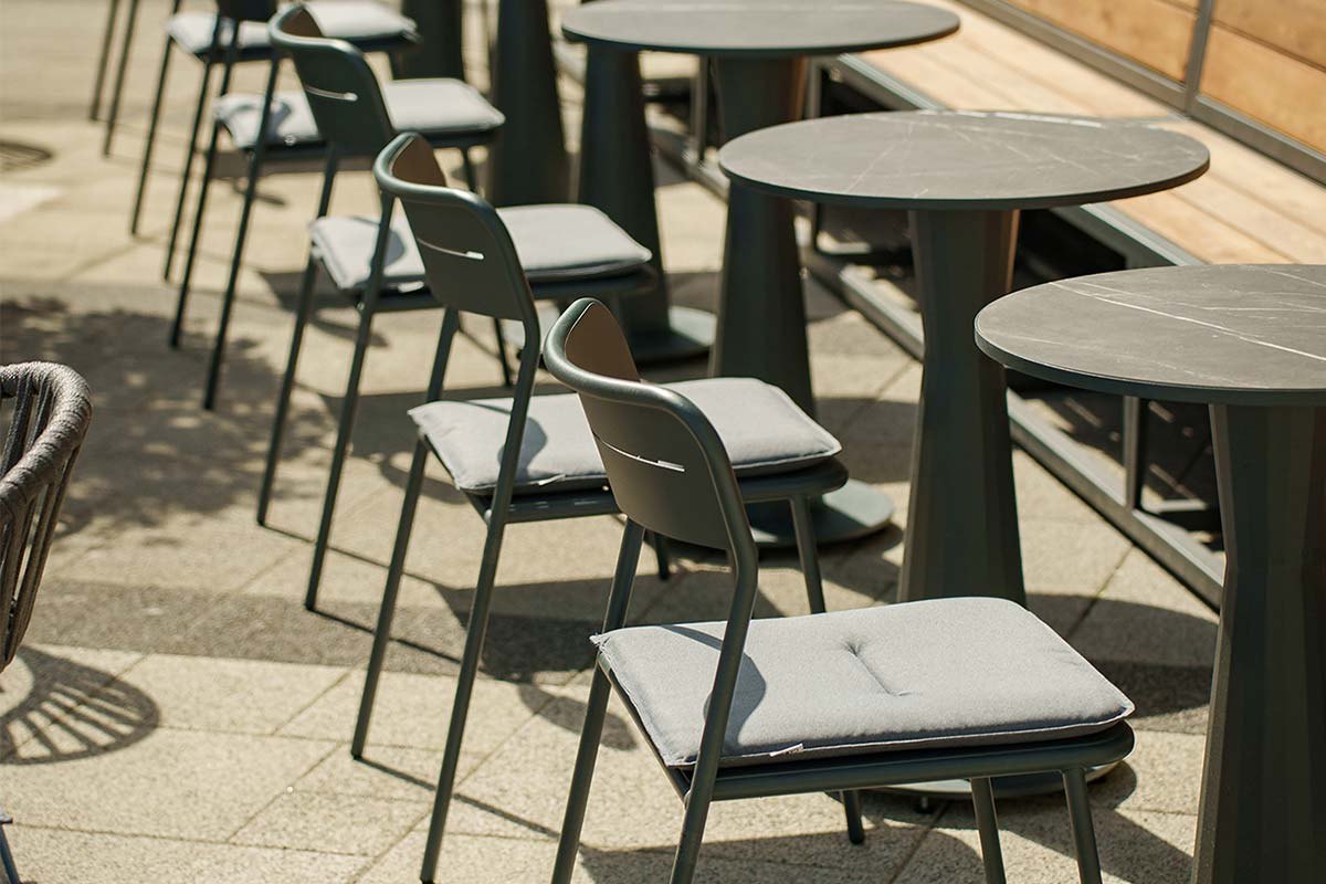 Nero chairs on a terrace